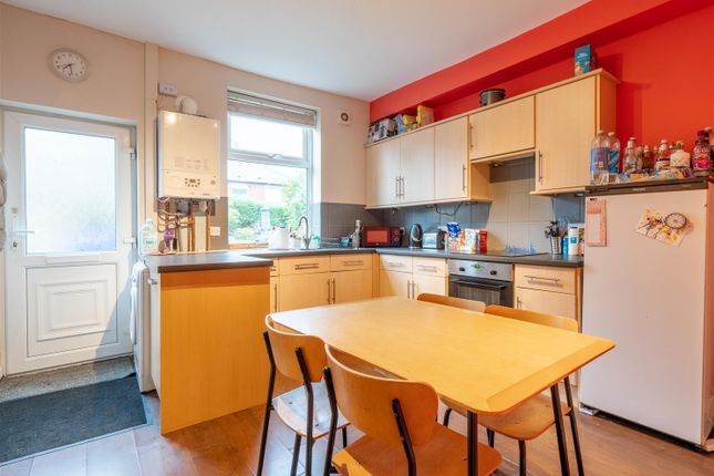5 bed property, in Mulehouse Road, £270,000