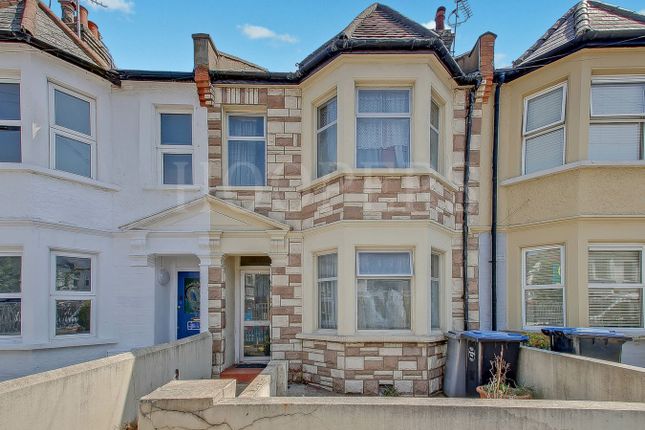 3 bed property, in Oldfield Road, £580,000