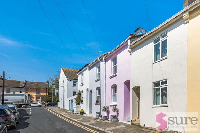 4 bed property, in Rochester Street, £450,000