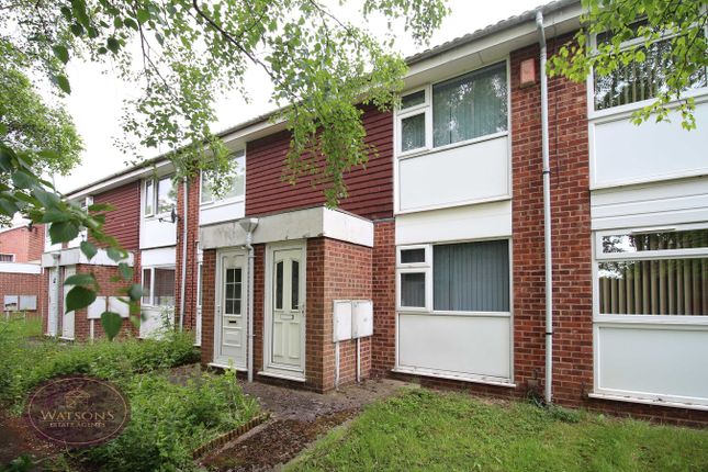2 bed property, in Hemscott Close, £170,000