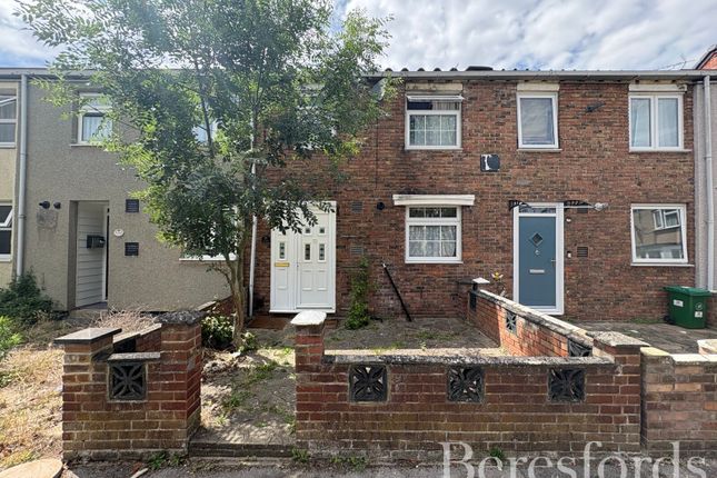 2 bed property, in Coltsfoot Path, £280,000