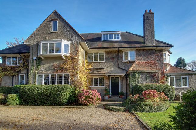 5 bed property, in Station Road, £995,000