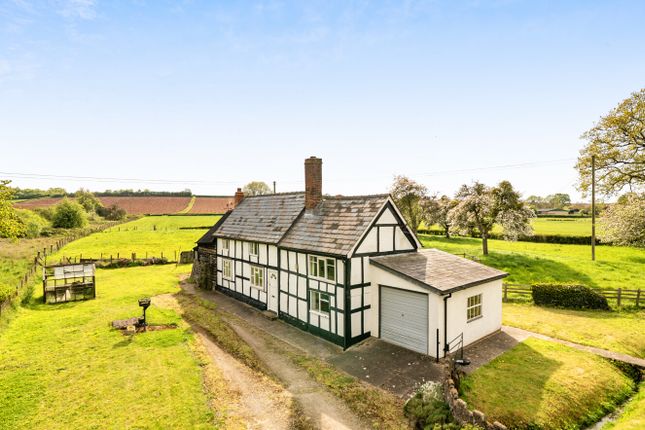 2 bed property, in Yew Tree Cottage, £500,000