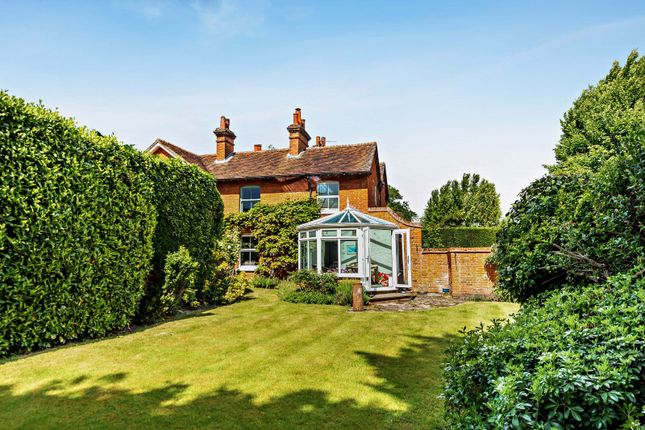 3 bed property, in Church Road, £795,000
