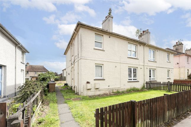2 bed property, in Mackie Avenue, £65,000