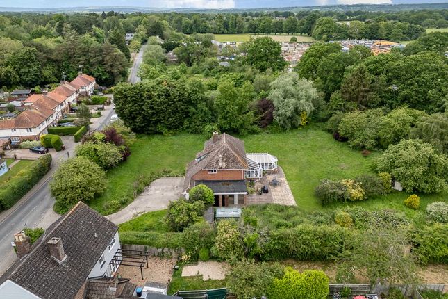 4 bed property, in Redehall Road, £900,000