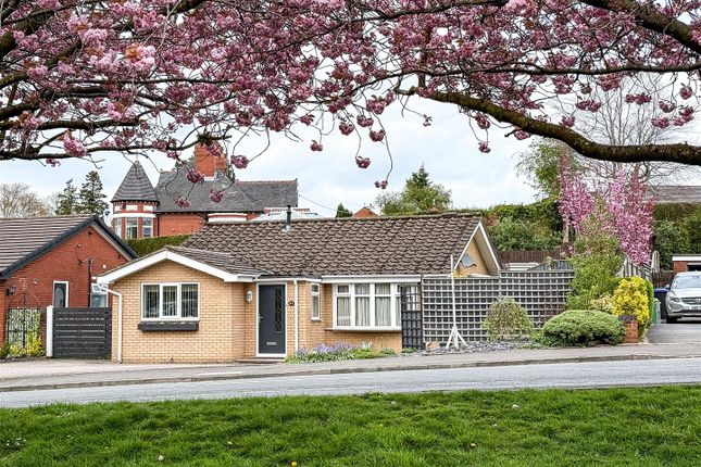 2 bed property, in Thames Drive, £255,000