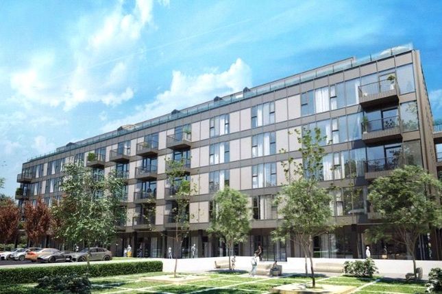 1 bed property, in Buckingham Road, £190,000