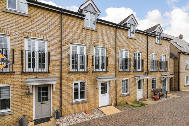 3 bed property, in Flitmead, £375,000