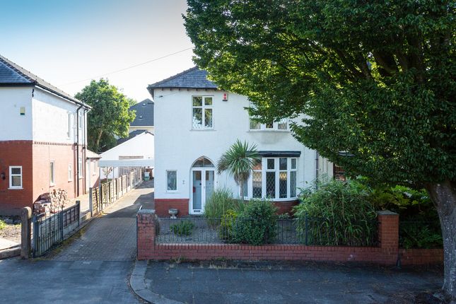 3 bed property, in First Avenue, £220,000