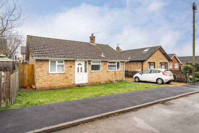 2 bed property, in St. Marys Close, £220,000