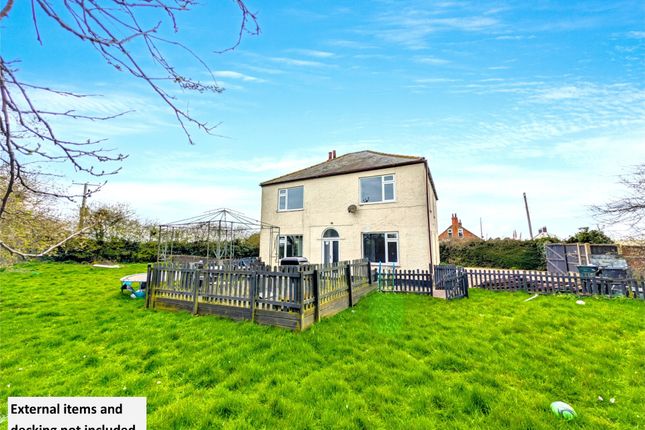 4 bed property, in Peters Lane, £260,000