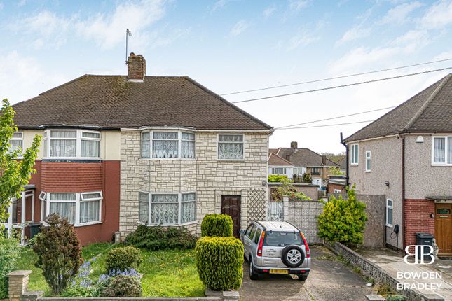 3 bed property, in Fullwell Avenue, £550,000
