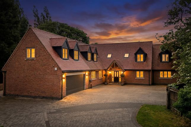 5 bed property, in Green Lane, £1,250,000