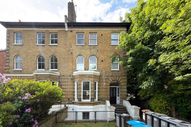 1 bed property, in 12C Fox Hill, £195,000