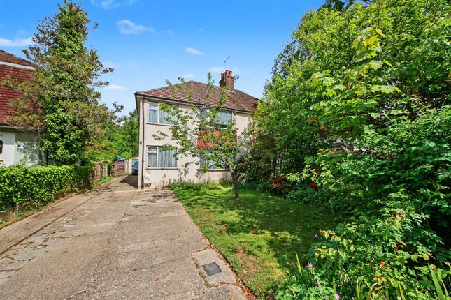 3 bed property, in Loom Lane, £795,000