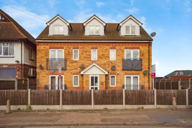 1 bed property, in St. Chads Road, £140,000