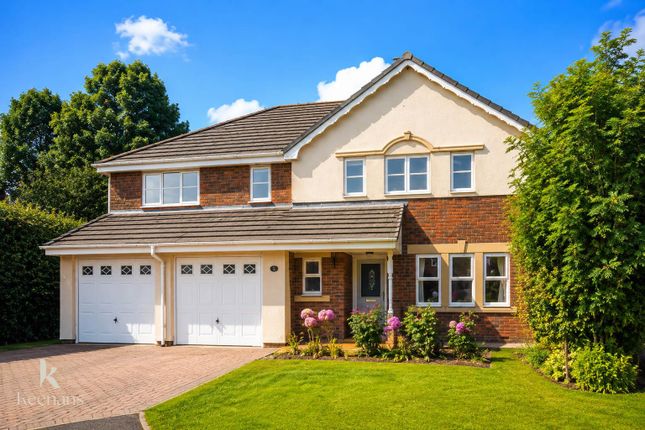 5 bed property, in Masefield Close, £495,000