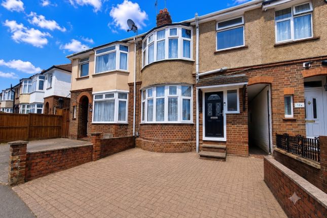 3 bed property, in Harcourt Street, £325,000