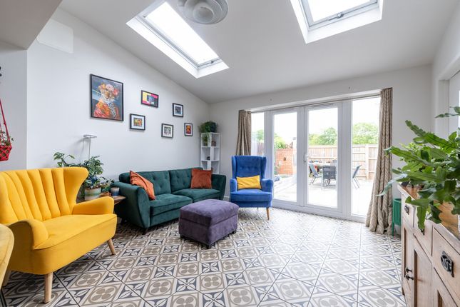 3 bed property, in Avon Drive, £440,000