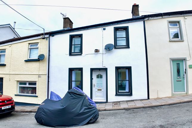 2 bed property, in Manest Street, £110,000