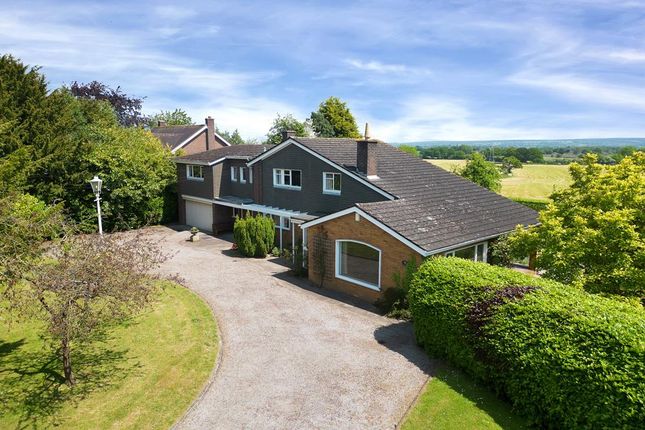 4 bed property, in Levedale, £800,000
