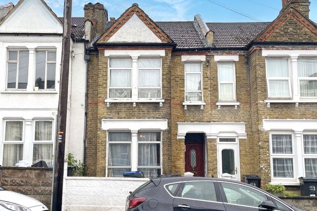 3 bed property, in 144 Woodville Road, £250,000