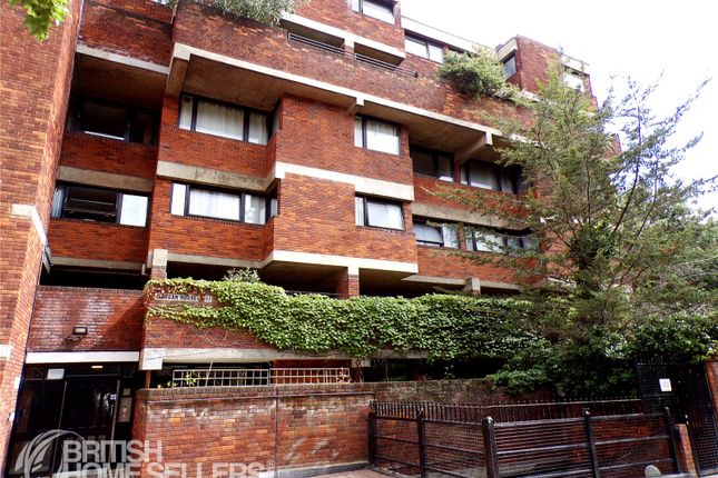 2 bed property, in Lillington Gardens, £575,000