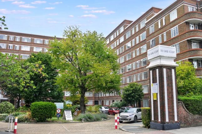 1 bed property, in Flat Du Cane Court, £60,000
