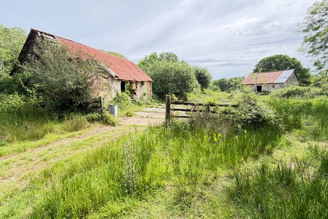 Studio, in Sampford Courtenay, £200,000