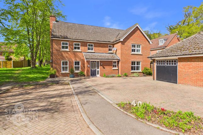 5 bed property, in Nelson Drive, £525,000