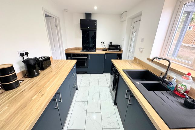 2 bed property, in Balliol Road, £197,500