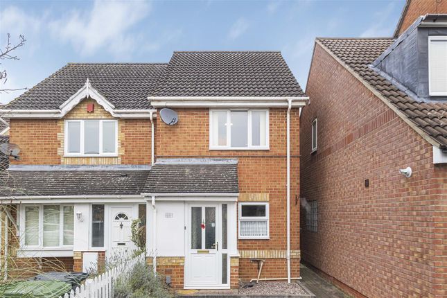 2 bed property, in Lucerne Close, £300,000