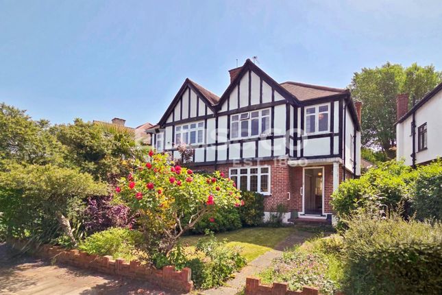 3 bed property, in Chinnor Crescent, £575,000