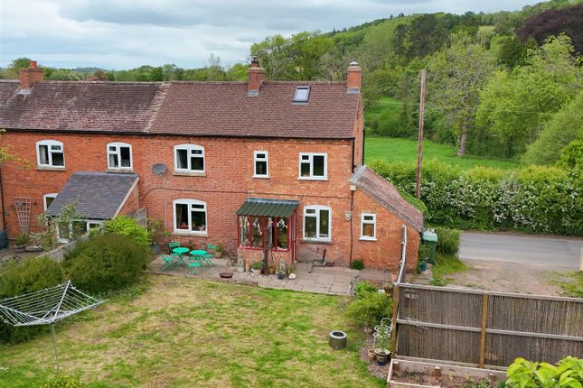 2 bed property, in Bearcroft Cottages, £315,000