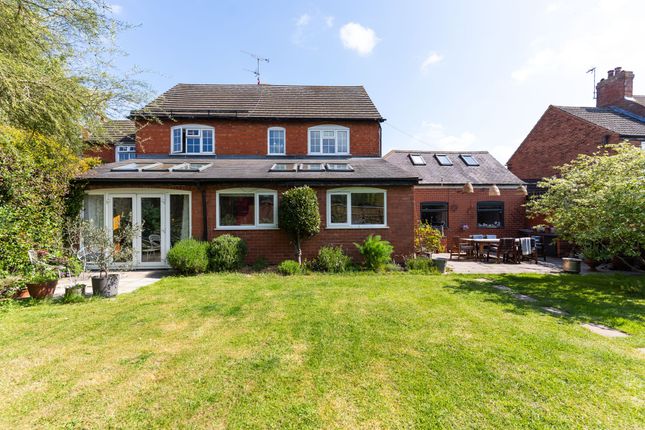 5 bed property, in Mill Lane, £550,000