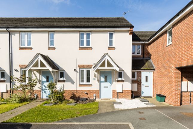 2 bed property, in Whitehead Drive, £180,000
