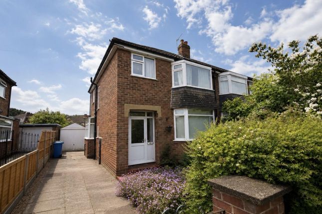 3 bed property, in Fulmar Drive, £365,000