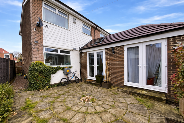 3 bed property, in Abingdon Road, £325,000