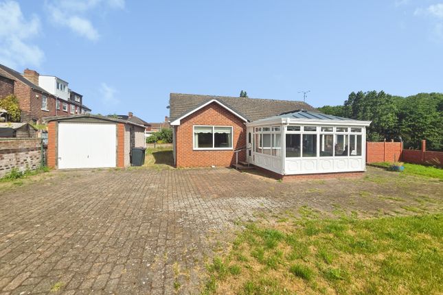 2 bed property, in Vicar Road, £250,000