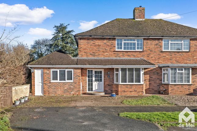 4 bed property, in Woodmans Way, £375,000