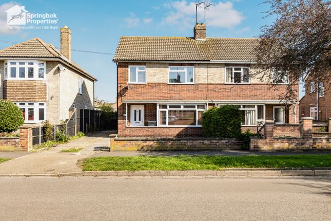2 bed property, in Mount Drive, £245,000