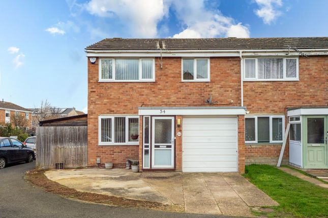 3 bed property, in Pelham Close, £365,000