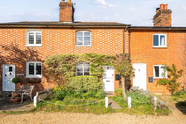 2 bed property, in Red Lion Cottages, £389,950