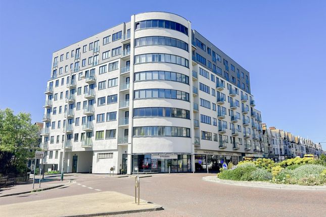 2 bed property, in Sackville Road, £210,000