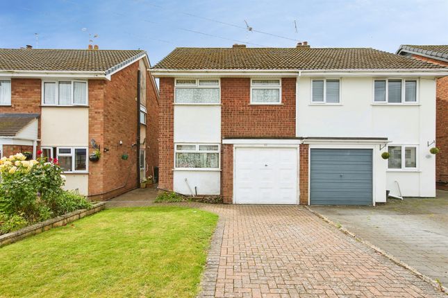 3 bed property, in Aspen Road, £230,000