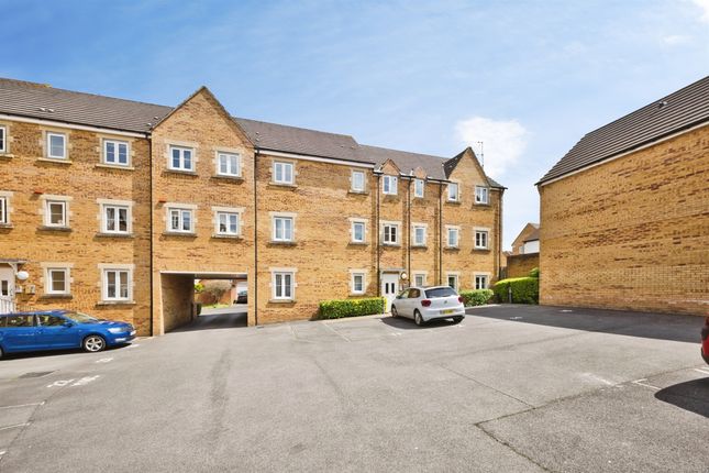 1 bed property, in Monk Barton Close, £110,000