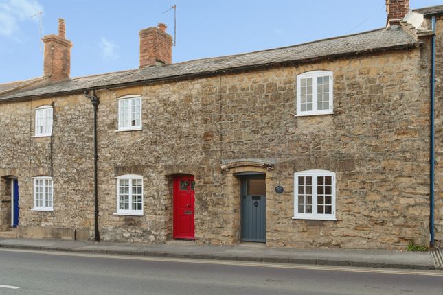 2 bed property, in Coldharbour, £170,000