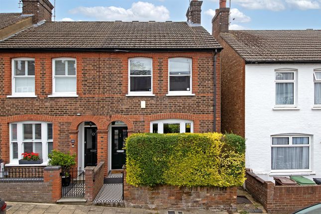 4 bed property, in Folly Avenue, £775,000