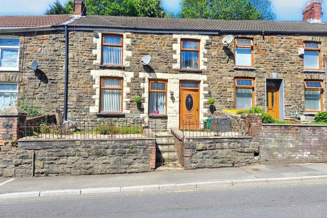 3 bed property, in East Road, £90,000